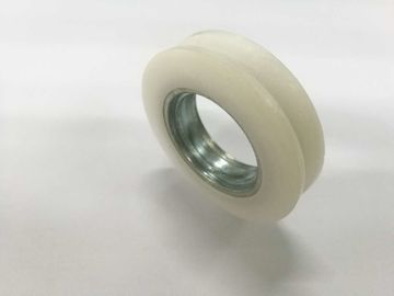 Metallのovermoldの射出成形ベルトのいじめっ子POMアルミニウムが付いているプラスチック車輪