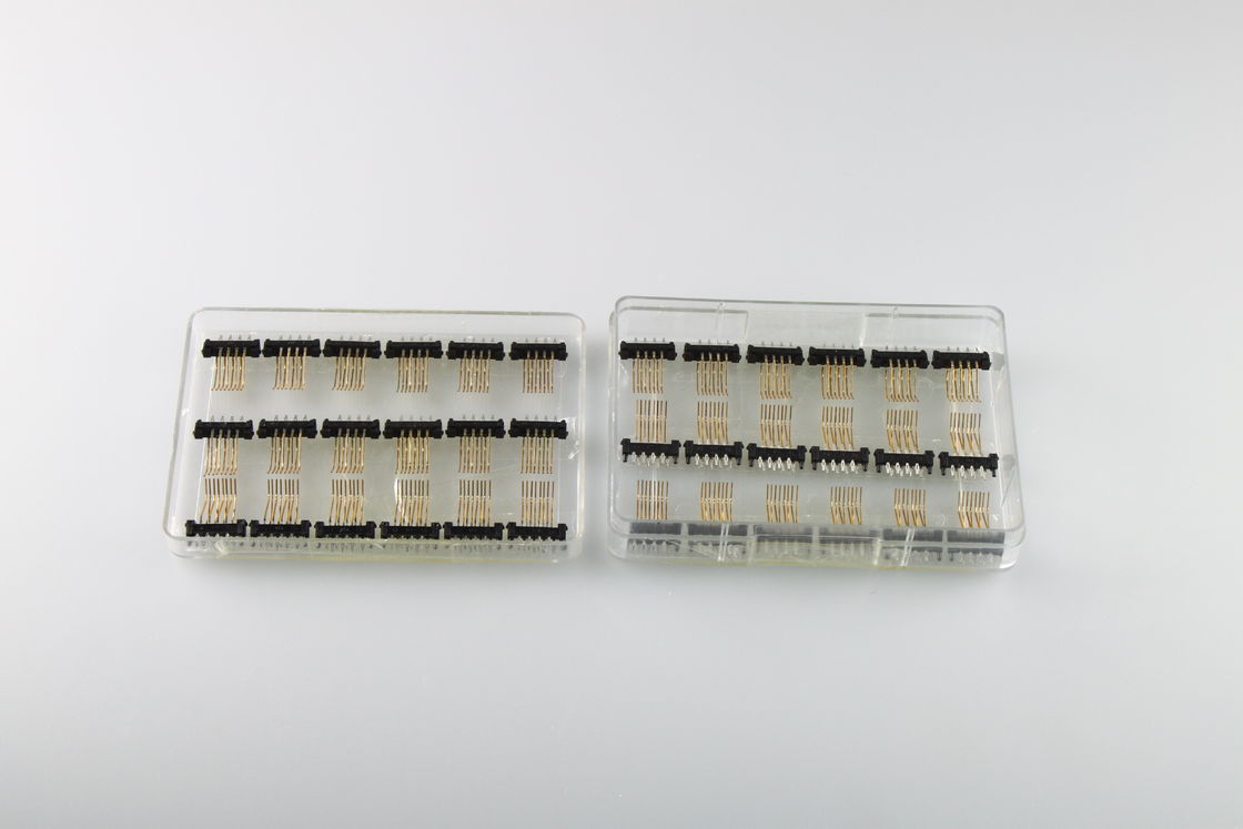Pinの挿入物/形成の多ピン コネクタが付いているMircroのプラスチック コネクター